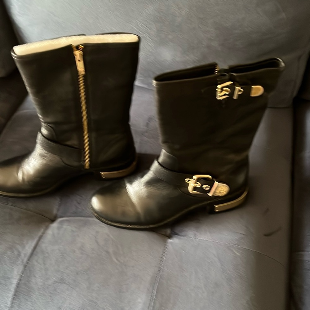Black moto boots